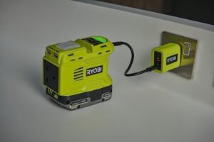 RYOBI 18 V ONE+ 2 in 1 Akku-Wechselrichter RY18BI150B-0 (2. Gen., Solarmodulkompatibel, 150 Watt, ohne Akku und Ladegerät)